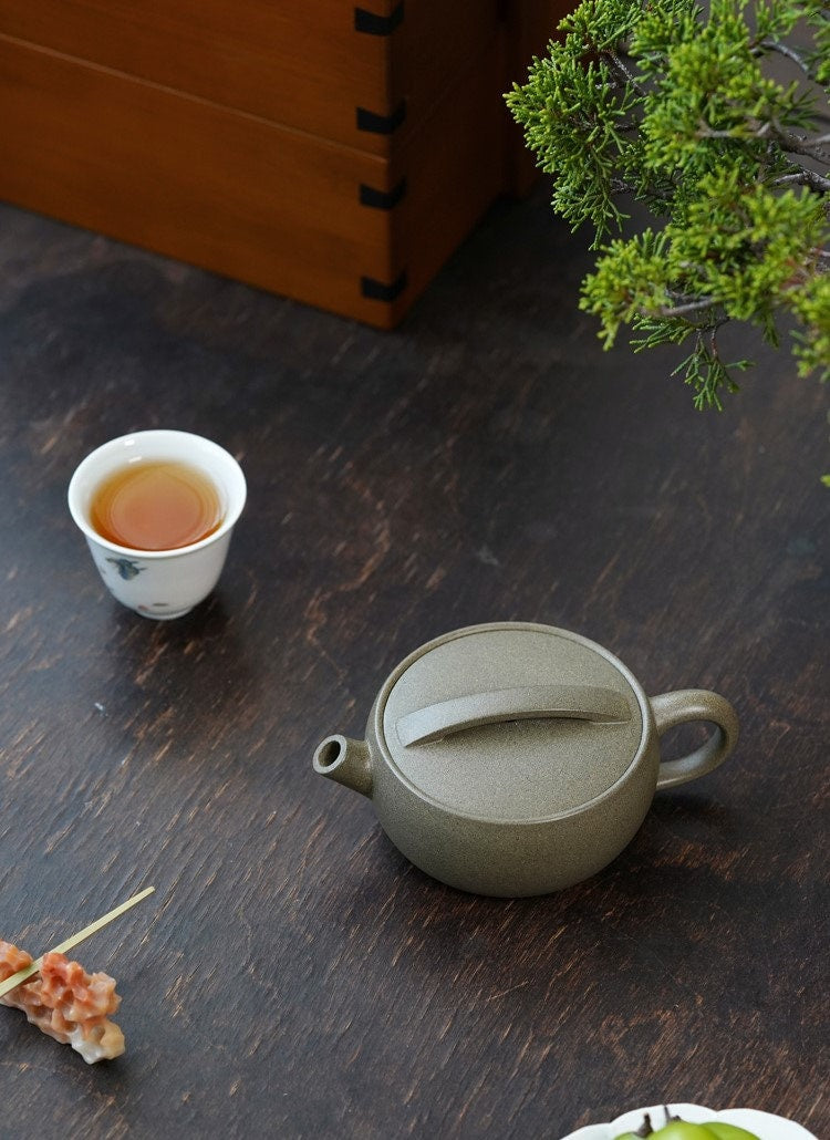 LIONRHK TEA - Yixing Zisha Clay Teapot, Ore Green Clay, Big Mouth Han Wa 140cc