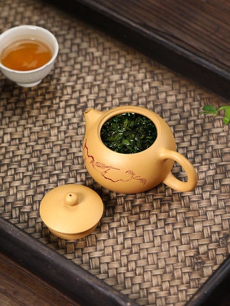 LIONRHK TEA - Yixing Zisha Clay Teapot, Ore Yellow Clay, Golden Bian Xishi 210cc