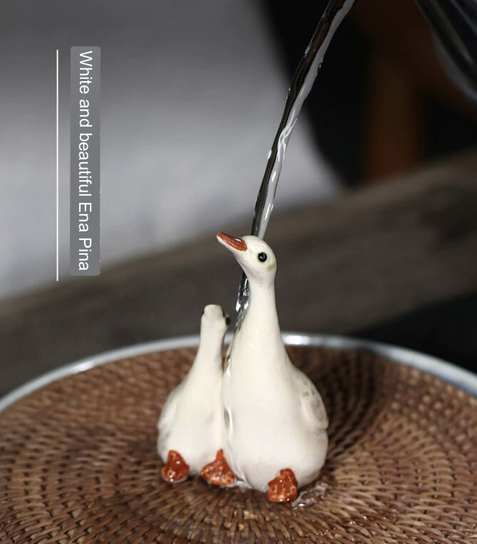 LIONRHK TEA - Zisha Tea Pet Color-changing Goose, Handmade Ornament