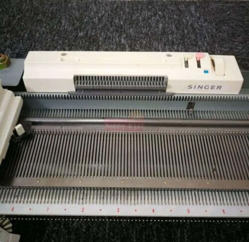 SINGER / SILVER REED SA5P Standard Gauge Punch card Knitting Machine